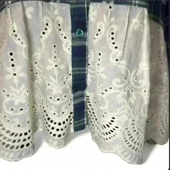 Altar'd State Women's Green Plaid Button-Up Shirt Lace Bottom Hem Size S - Picture 2 of 5